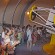 石垣島天文台で、むりかぶし望遠鏡の説明を受ける学生たち